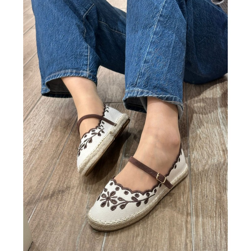 Bailarina Bordado de Flor