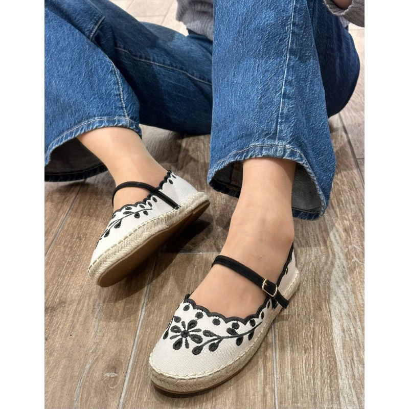 Bailarina Bordado de Flor