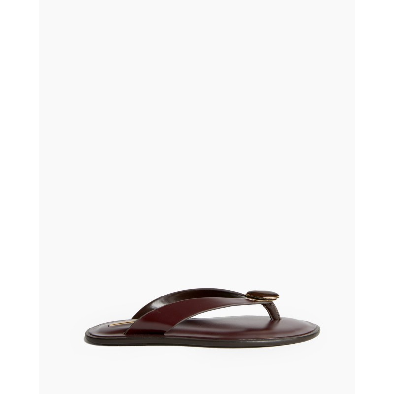 Sandalia Plana con Detalle de Chapa 2