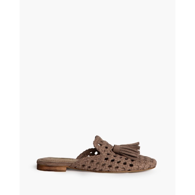 Mule plano Corte trenzado Y flecos...