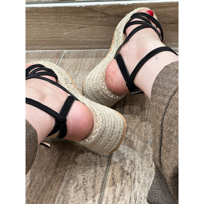 Sandalias Negras con tiras Cruzados y Suela de Esparto para Mujer Cómodas y Estilosas