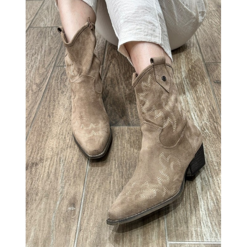 Bota Campera Cowboy de Media Caña con Bordados A6440