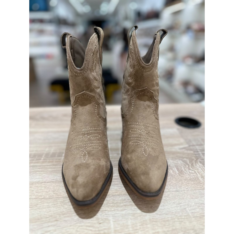Botines Camperos Bajos de Estilo Cowboy con Tachuelas y Bordados