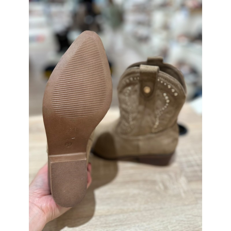 Botines Camperos Bajos de Estilo Cowboy con Tachuelas y Bordados