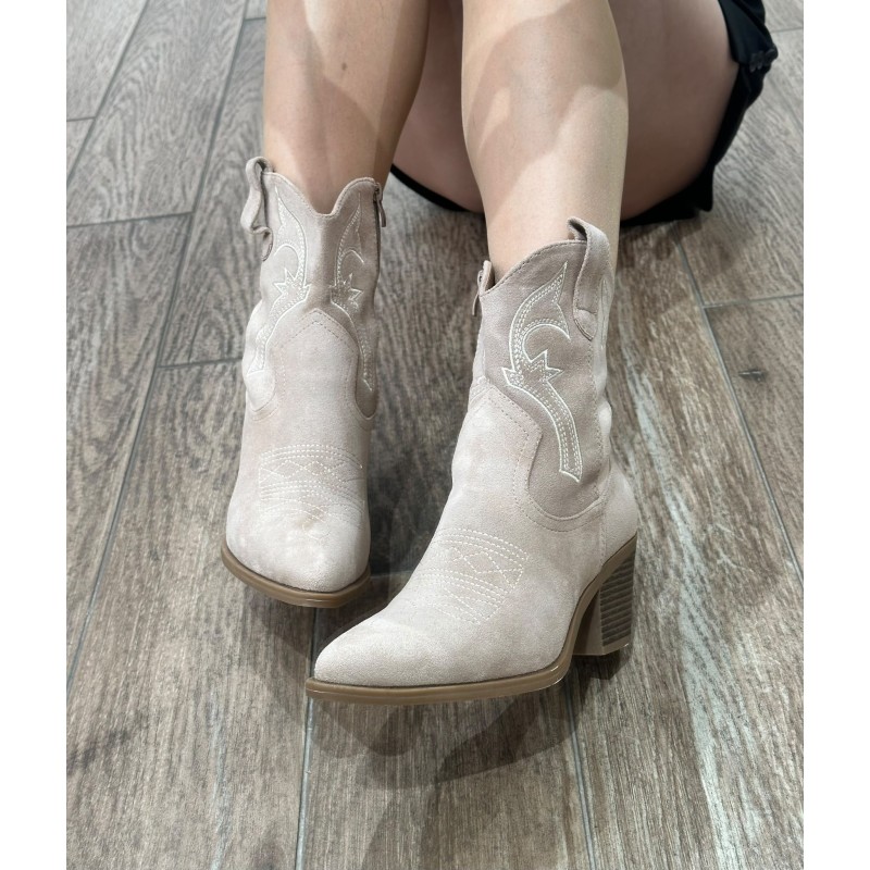 Botas estilo western de mujer con bordado