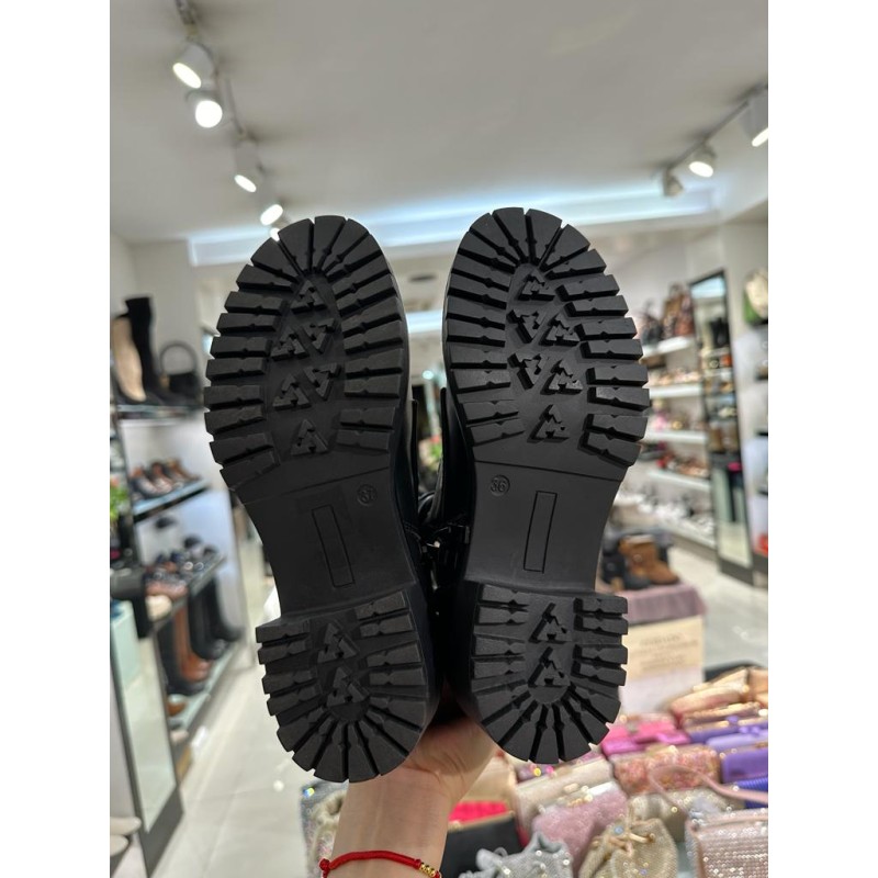 Botín plano doble decorado